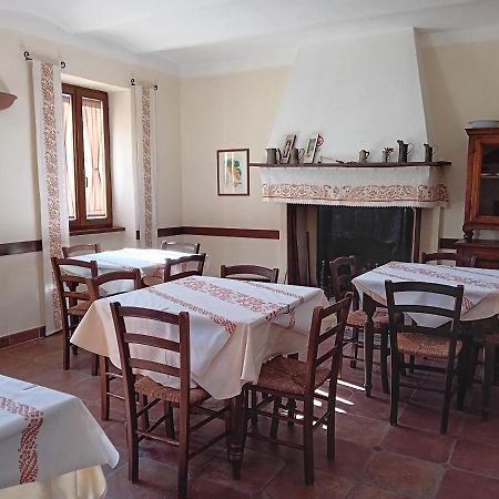 Agriturismo Valpietro Bed and Breakfast Urbania Esterno foto