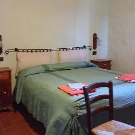 Agriturismo Valpietro Bed and Breakfast Urbania Esterno foto